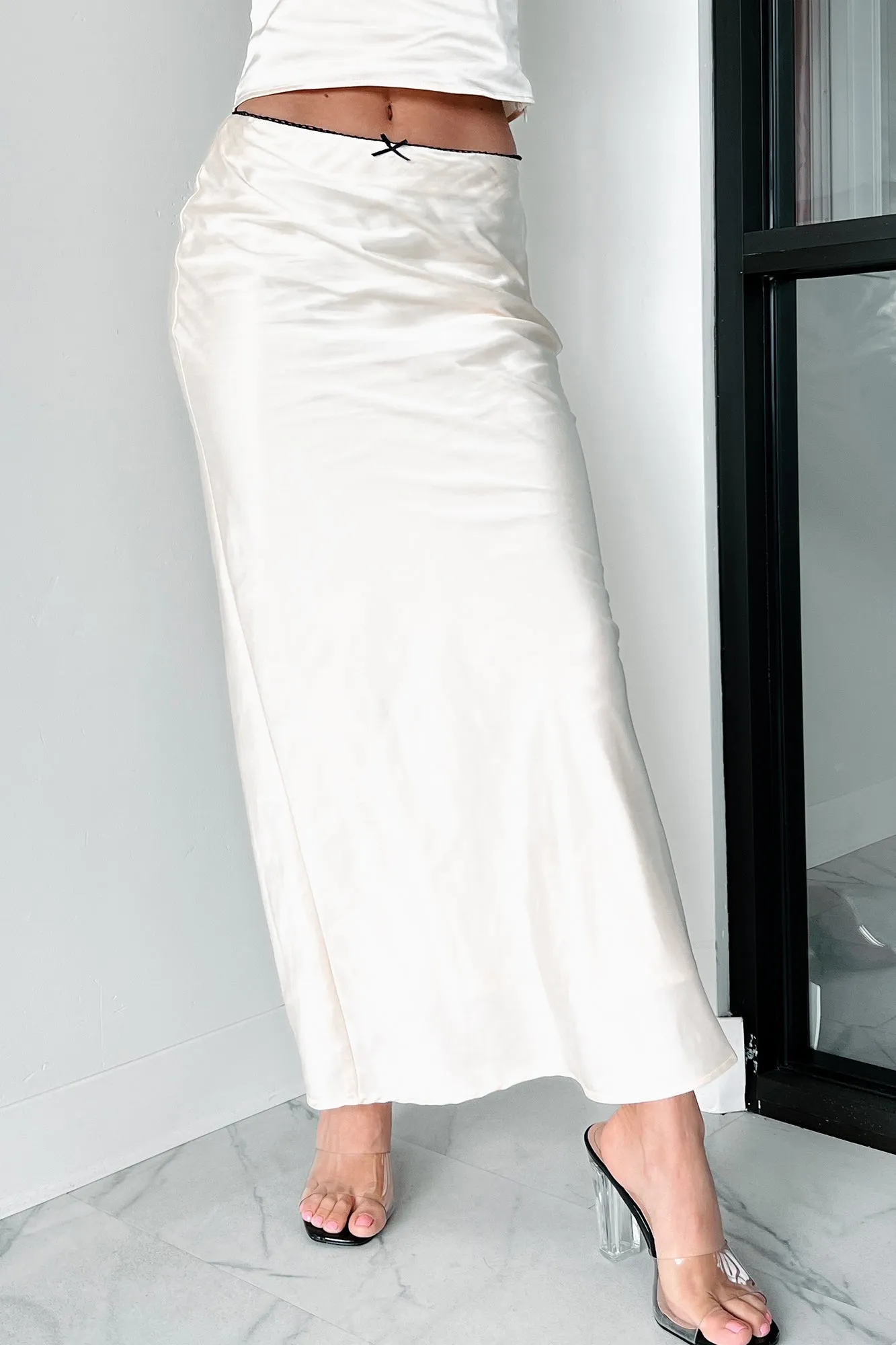 Always Delightful Satin Skirt (Cream)