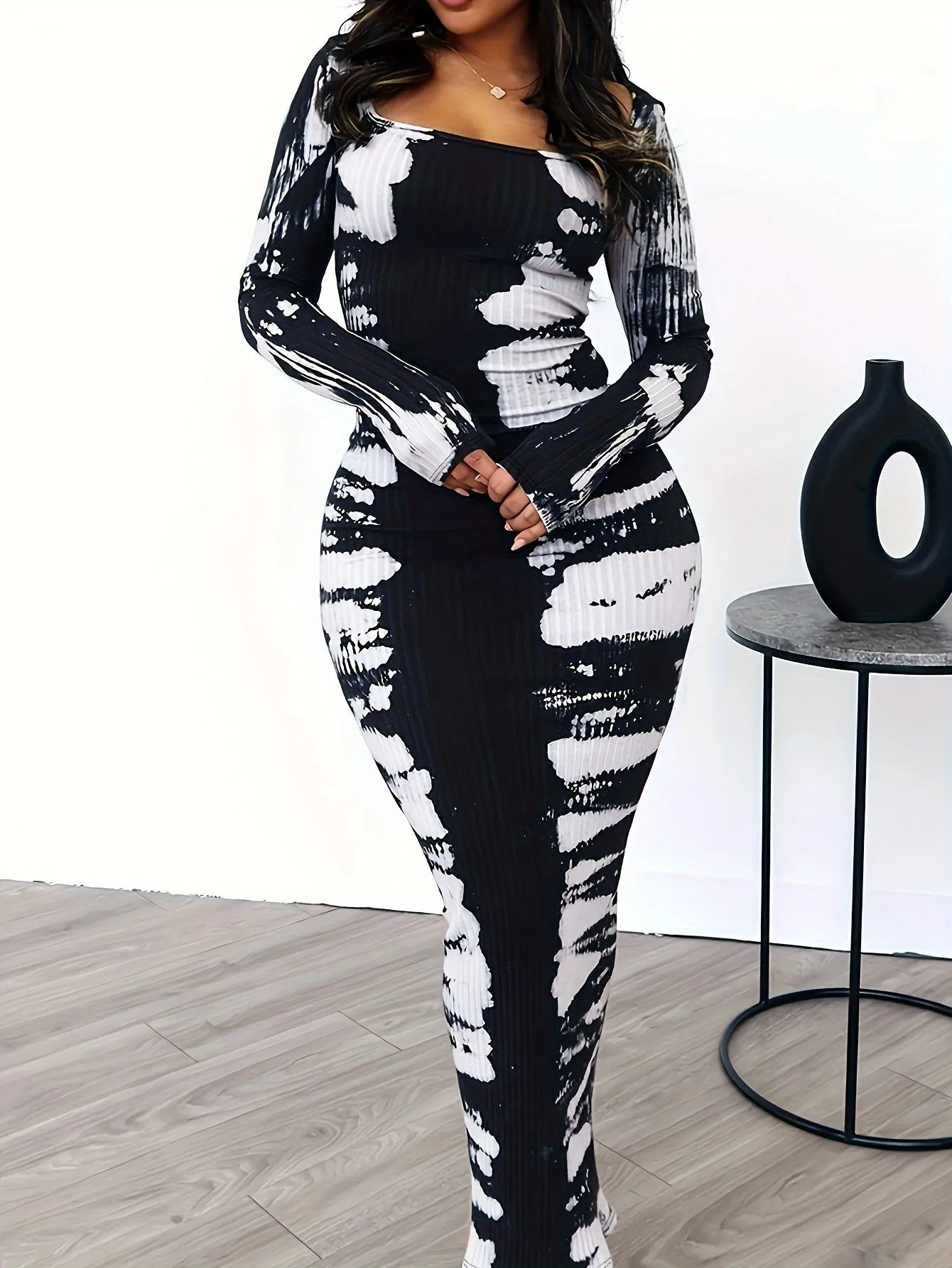 Elegant Plus Size Color Block Square Neck Long Sleeve Bodycon Dress