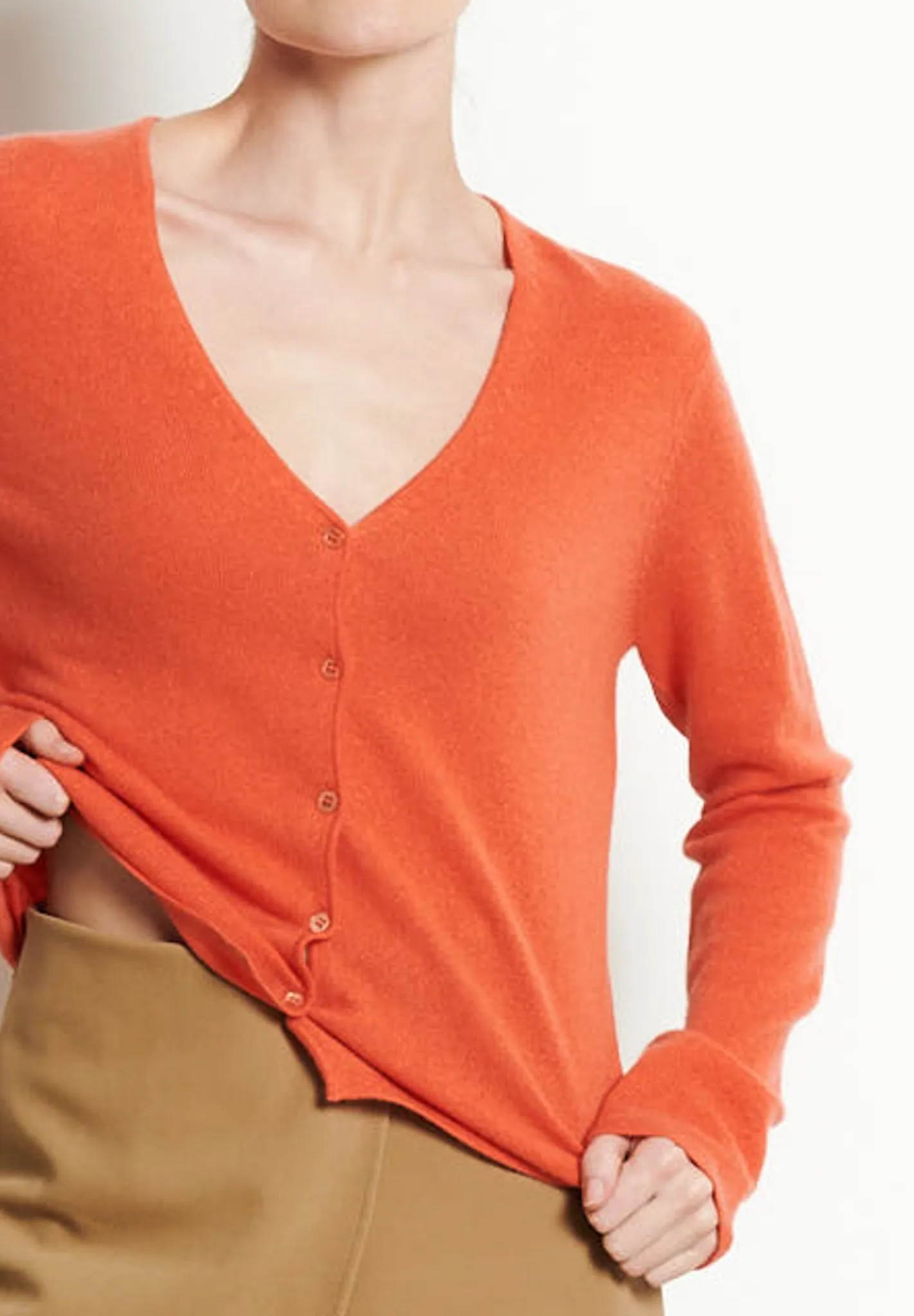 LILLY 7 Cardigan col V en cachemire cintré mandarine