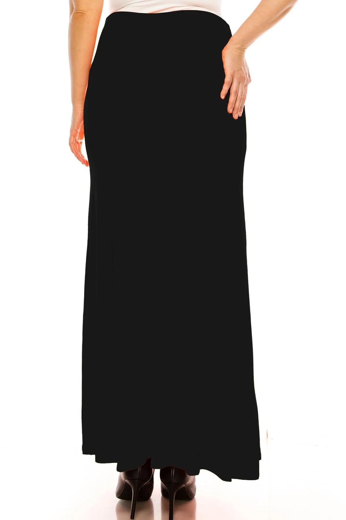 Women's Plus Size Casual Solid High Waisted A -line Maxi Skirt with an elastic Waistband