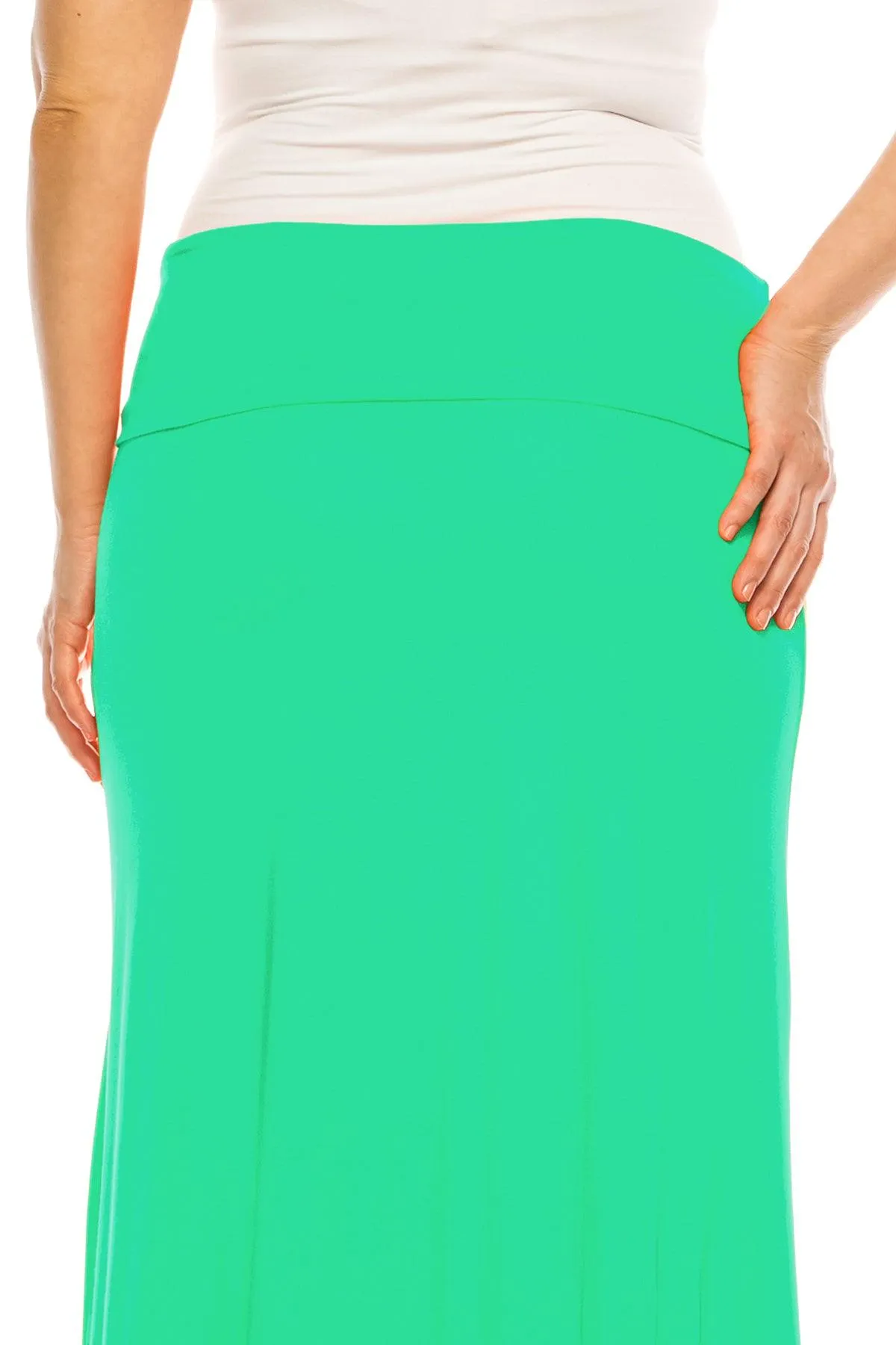 Women's Plus Size Casual Solid High Waisted A -line Maxi Skirt with an elastic Waistband